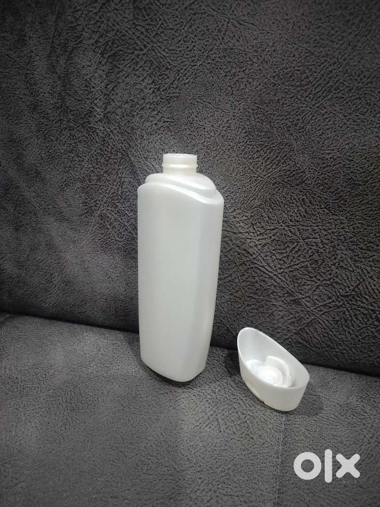 Selling home cleaning bottles