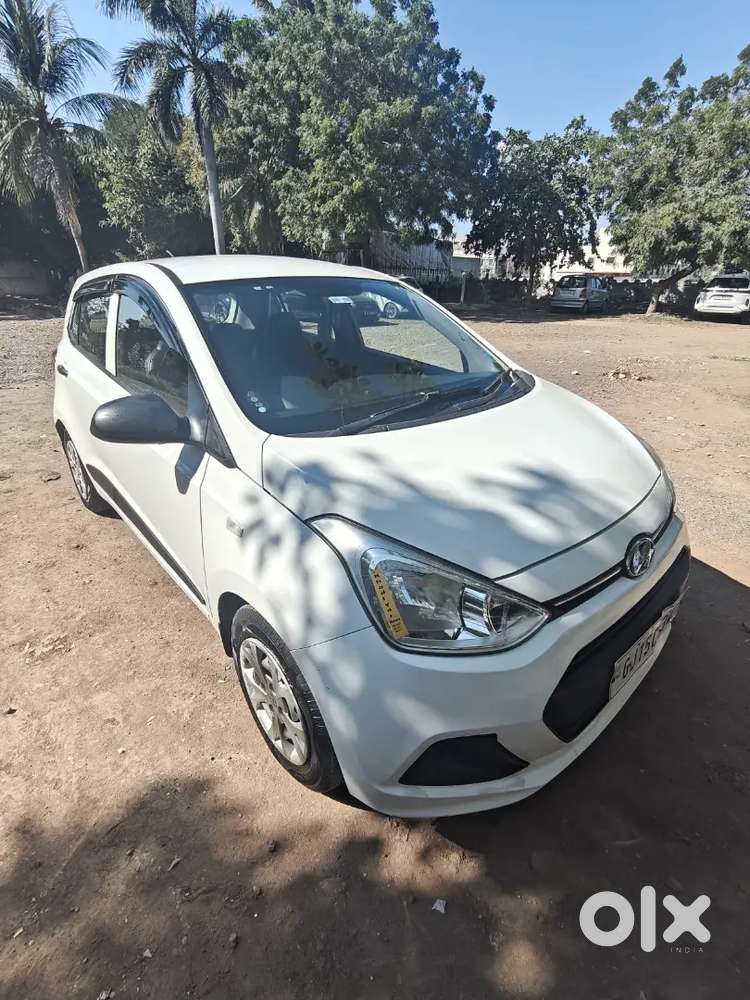 Hyundai Grand i10 2015 CNG & Hybrids Well Maintained