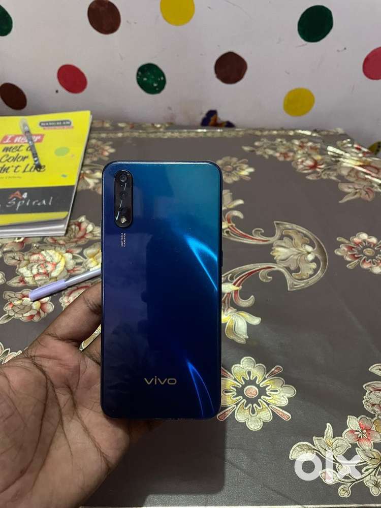 Vivo z1x 8/128
