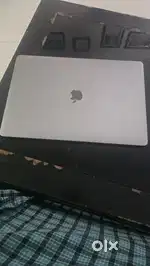 Apple mac book pro i9 model 2019 4gb +1.5 gb graphic card