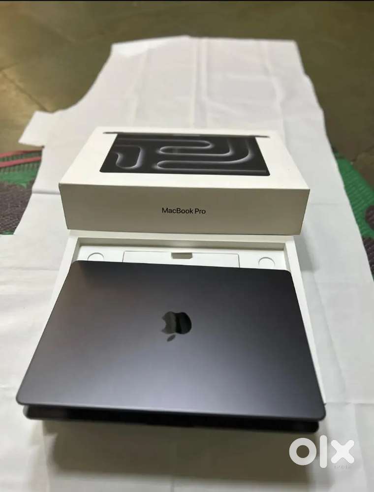 LIKE NEW- 14″ MacBook Pro M4 16GB 512GB SSD 10-CPU 10-GPU 2025