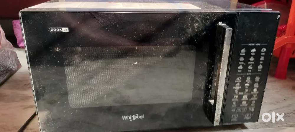 Whirlpool Microwave GOOD condition
