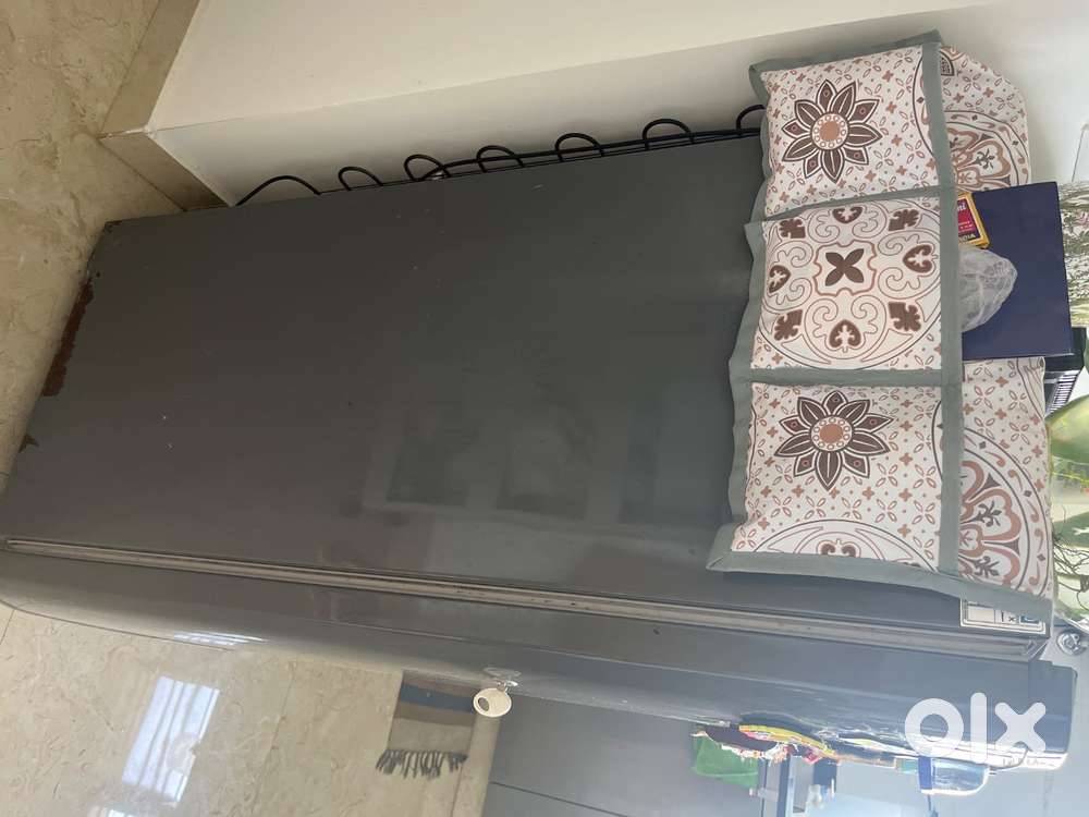 Whirlpool fridge/ refrigerator