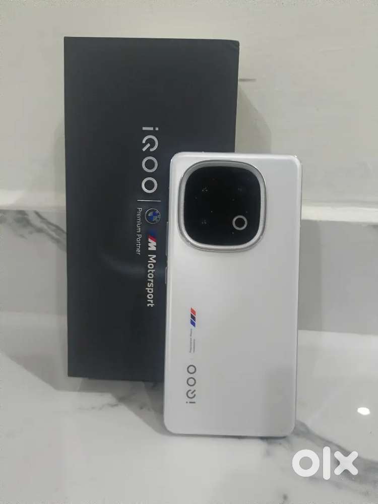 iQOO 13 5g Ram16 internal 512 snapdragon8elite