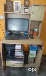 Computer with computer table