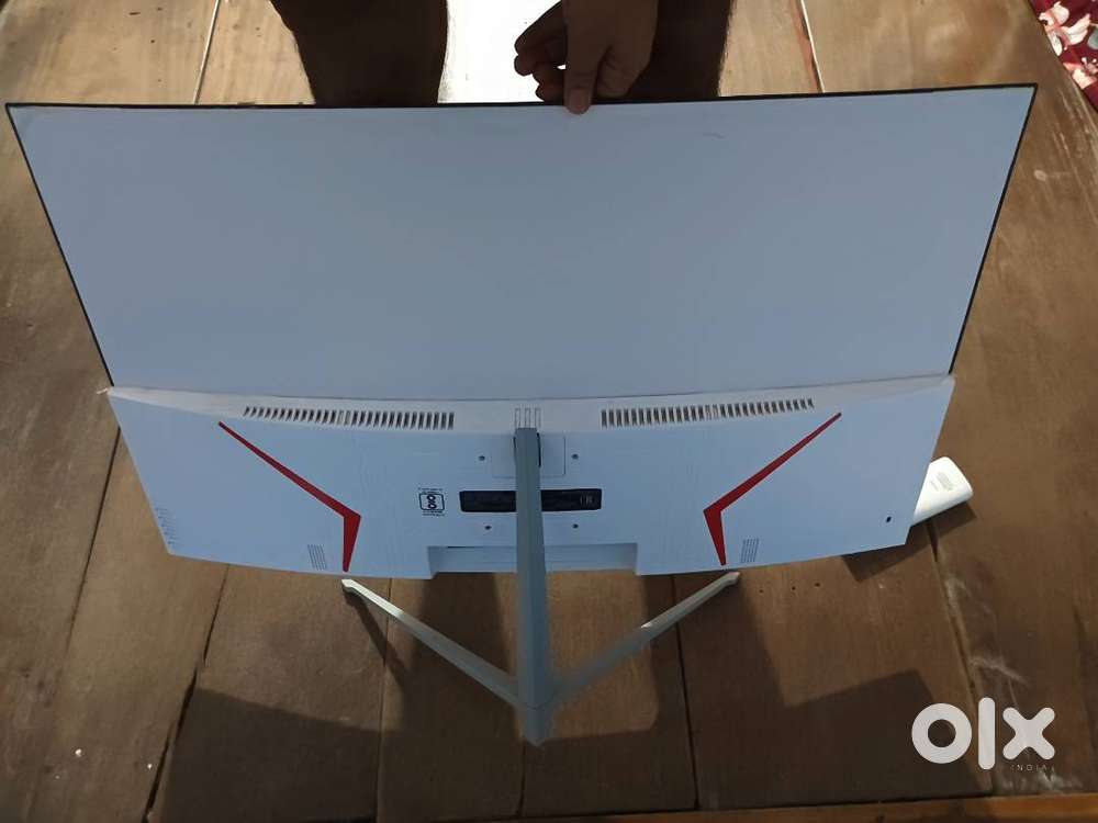 Zebronics 32 inch curved 165hz monitor