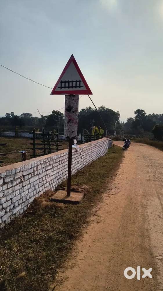 CNT Free Corner Plot For Sell at Aasanboni College Main Road.