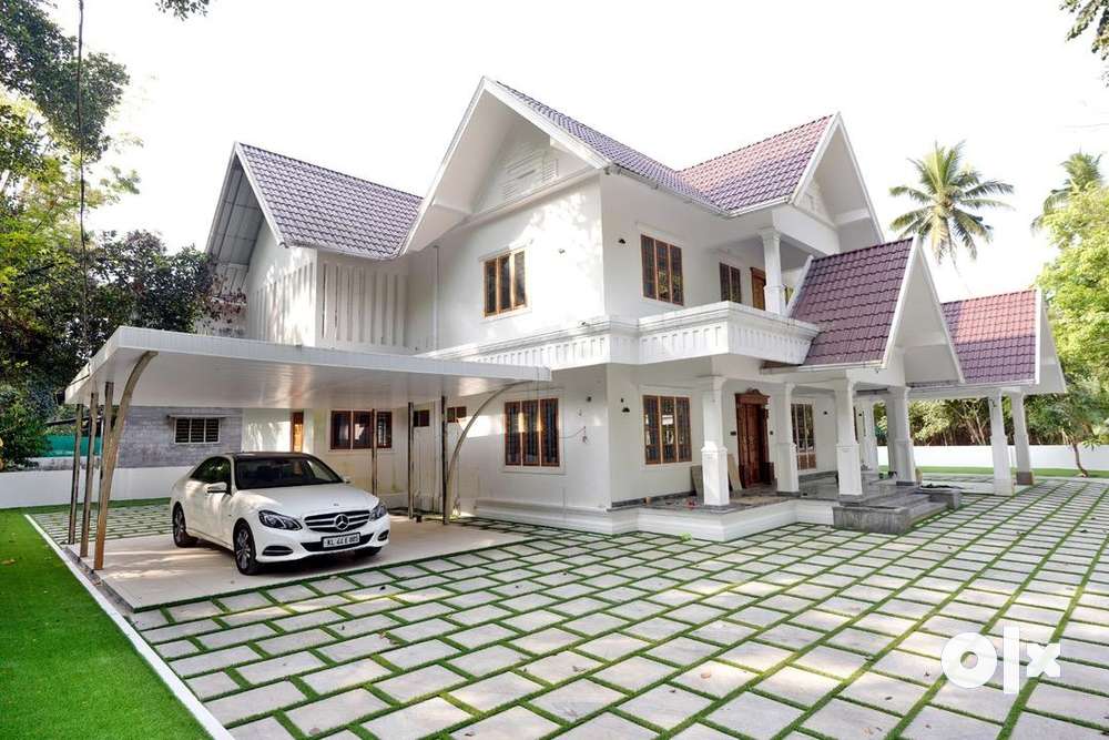 Luxury home for sale at Kothamangalam