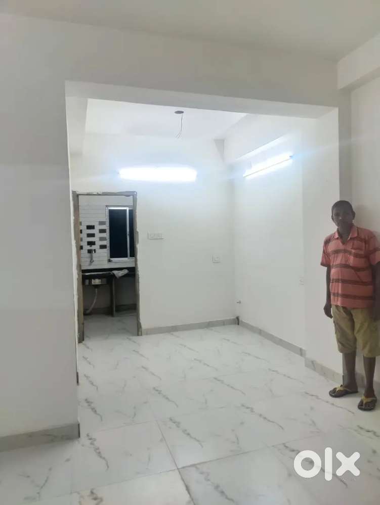 2bhk flat available for sale in  picnic garden on road