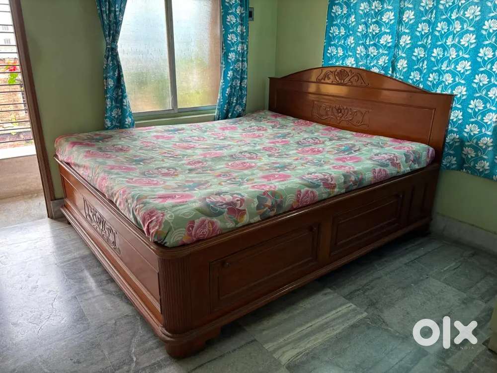 King size solid wood bed with storage box