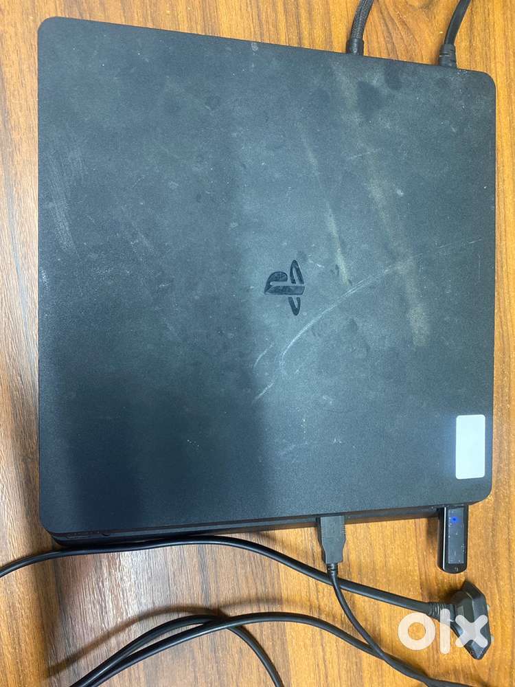 Ps4 1tb working condition.All perfect with one working controller