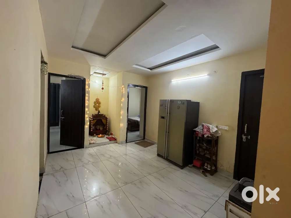 Maintained 3 BHK on 2nd Floor immediately AVAILABLE ON RENT in sec 69