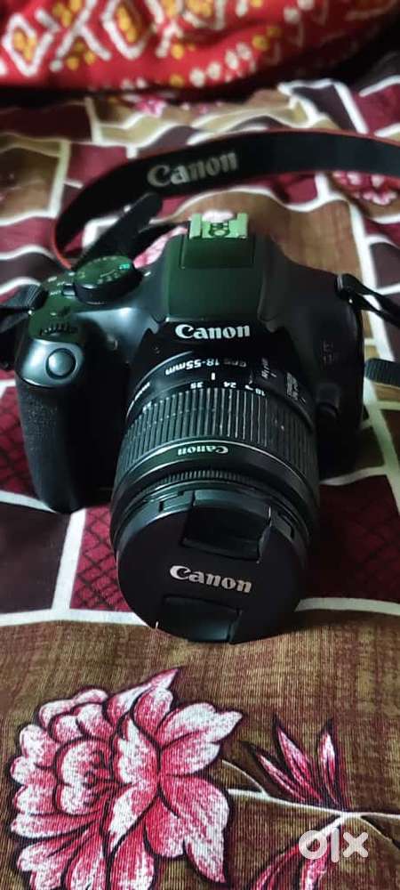 Camera conon 1300 D 32 gb memory