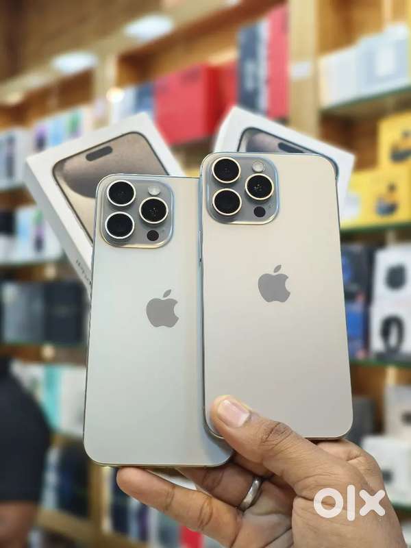 Royal Mobiles iPhone 15 Pro Max - 256gb - 97%&89% bth