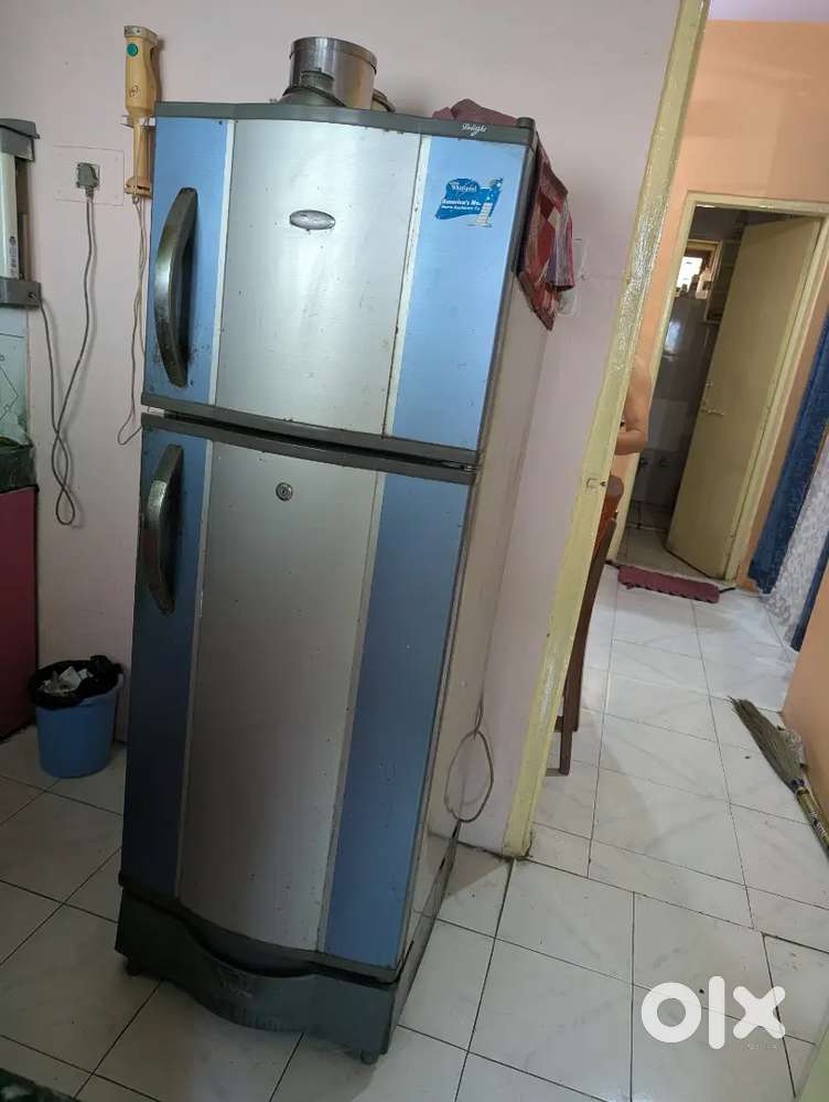 Whirlpool 240L Double Door Refrigerator