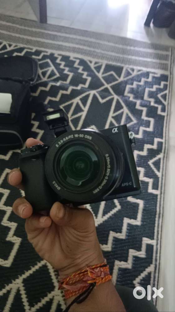 Sony Alpha A6000 Mirrorless Camera  Excellent Condition