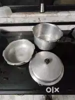 Prestige pressure cooker  5 & 3 Litres working condition handle broken
