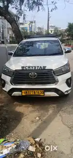 Toyota Innova Crysta 2017 Diesel 222000 Km Driven