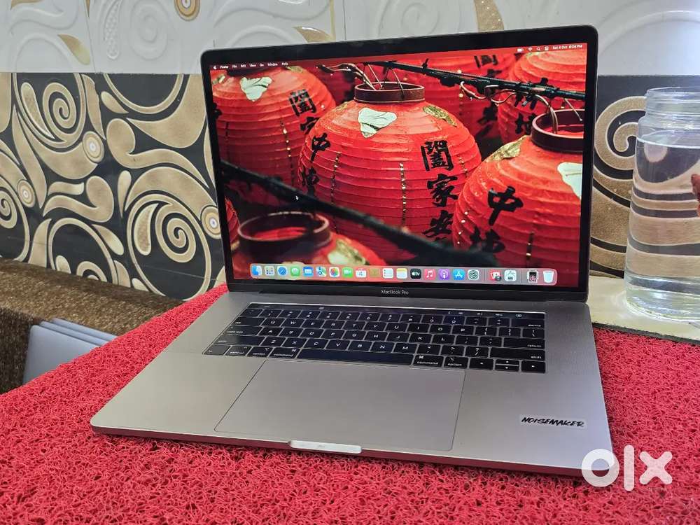 Apple Macbook Pro i9 16gb 512gb 5.5gb GRAPHICS 15inch Retina Touchbar
