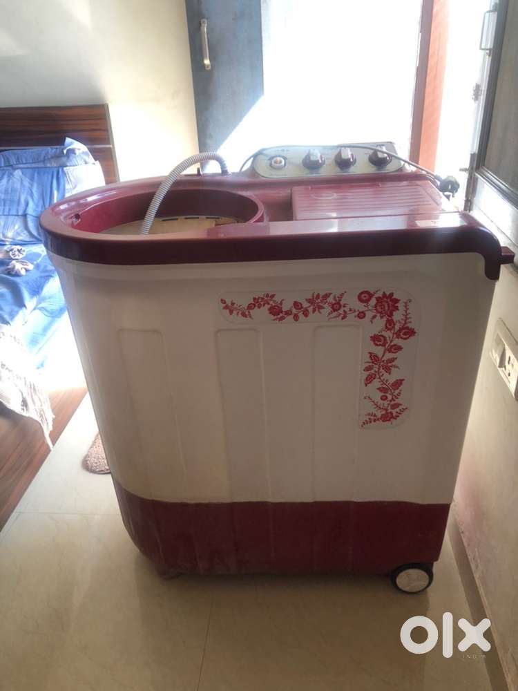 Washing machin of Whirlpool.   Need to sell urgent