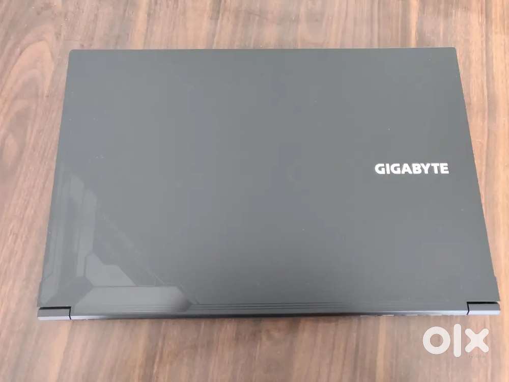 Gigabyte G5 MF i7-12650H 6GB RTX 4050  16GB  512GB SSD Mint Cond.