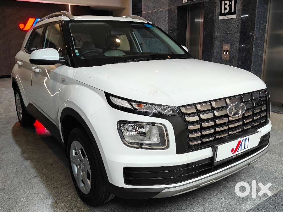Hyundai Venue S 1.2 Petrol, 2022