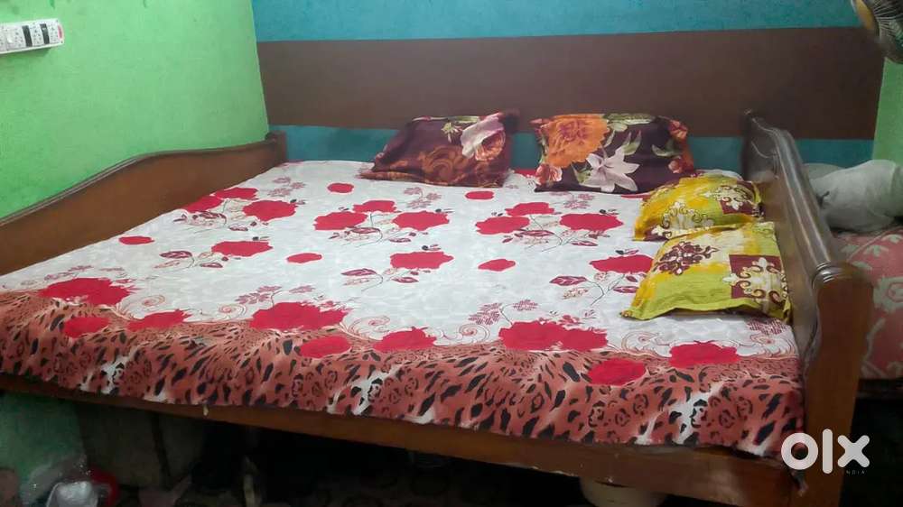 Selling my bed and Almirah