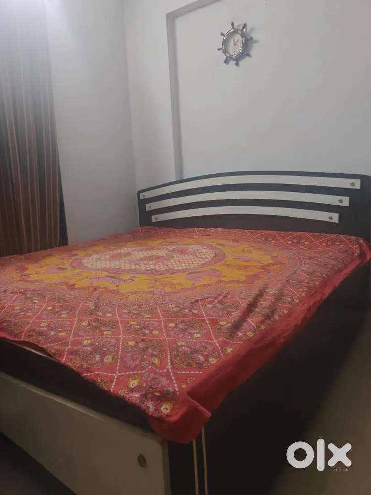 King size bed for sale
