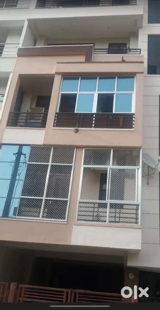 Sharing flat available for 2 fully furnished