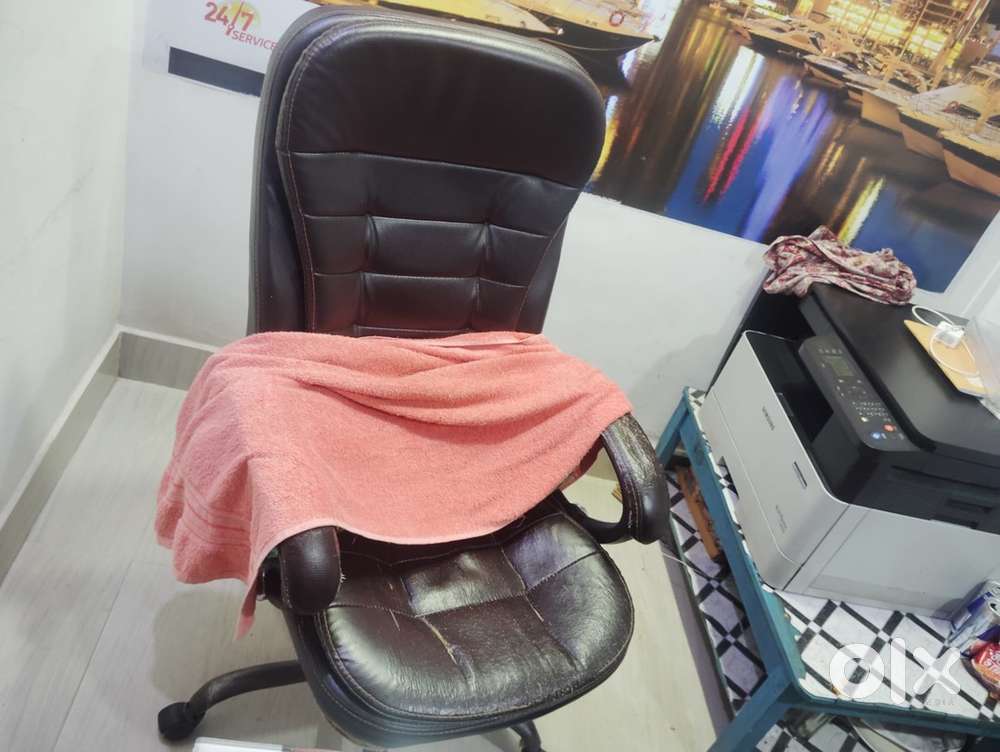 I want sell Xerox machine, 2 single sofa chair printer etc