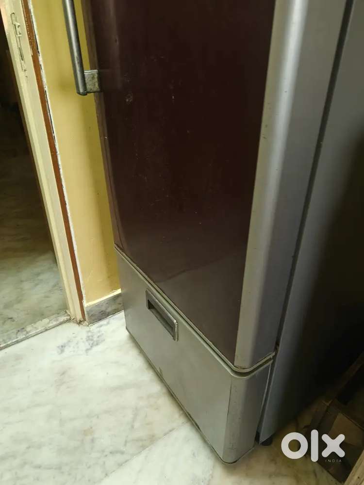 Whirlpool refrigerator, tripple door, Working
