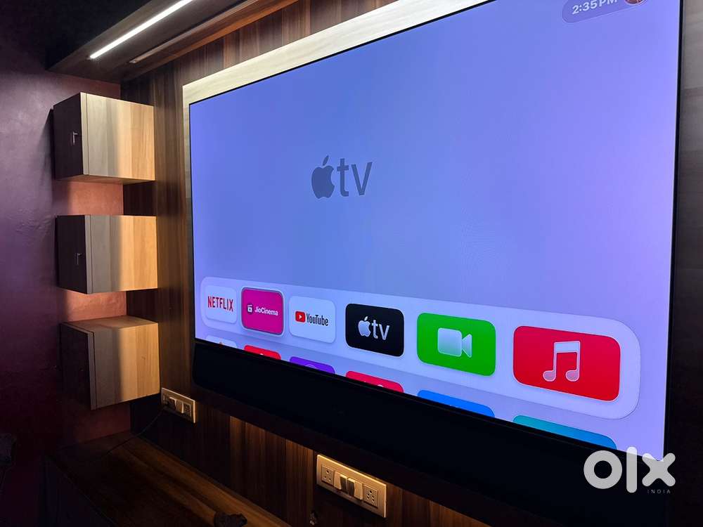 Lg oled Tv  65 inch very less used