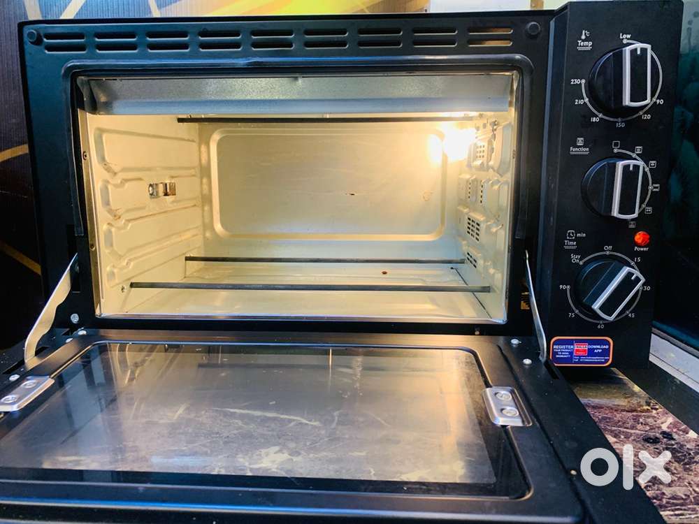 Oven good condition properly working six month old under warranty