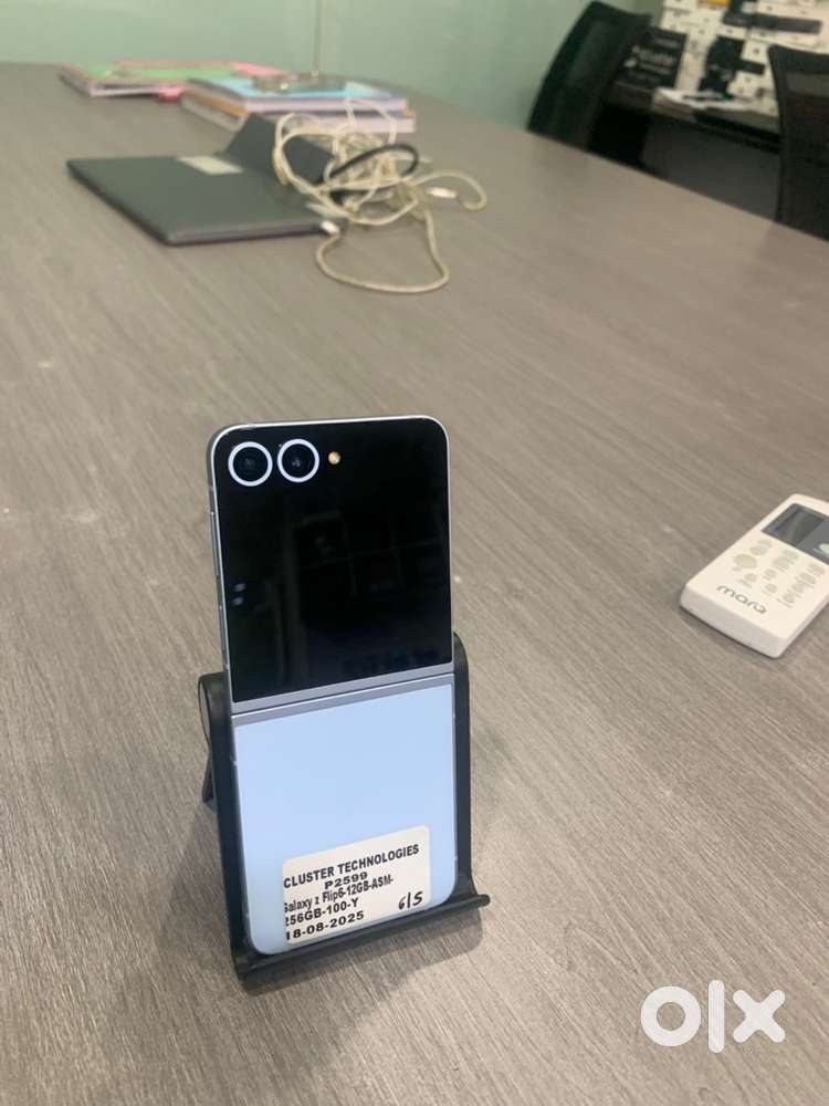 Samsung galaxy Zflip-6-256GB-5G model-used one-6.7inches-working good