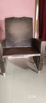 Old model sofa set