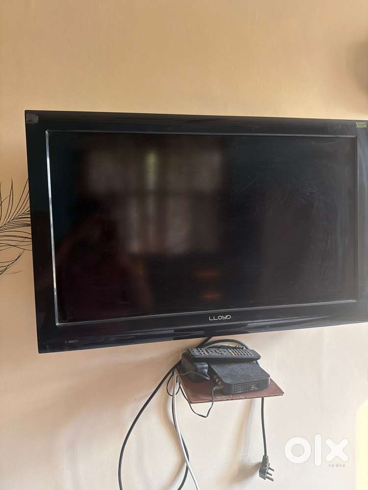 Lloyd 32 inch LCD