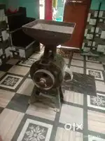 Chakki gehu peesne ki