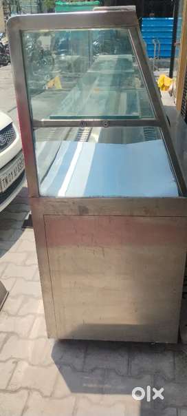 Display chiller