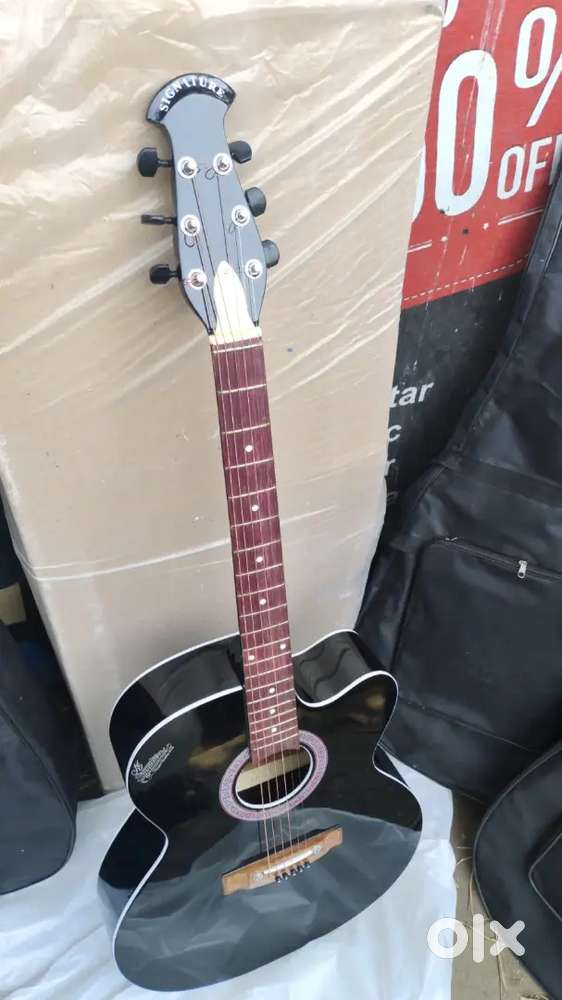 This guitar is very nice, it looks very beautiful in black color