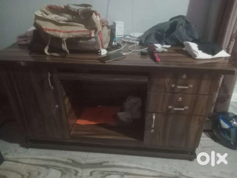 office chair flaxible and computer table and table wheel stand