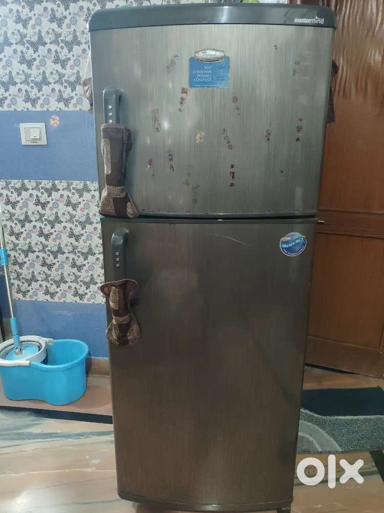 Whirlpool 5 star double door 230 to 270 litre fridge, used but working