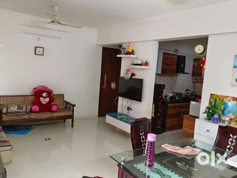 Fully furnished 2bhk flat available in Sun Sapphire Society