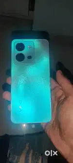 Vivo v25 5G mint condition only 6 months old phone