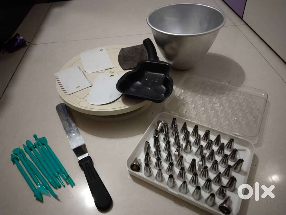 Cake decorating tools and mold