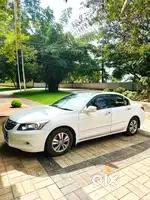 Honda Accord 2.4 AT with Sunroof