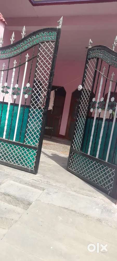 House with wonderful corner location