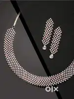 I'm selling amrican dimond necklace