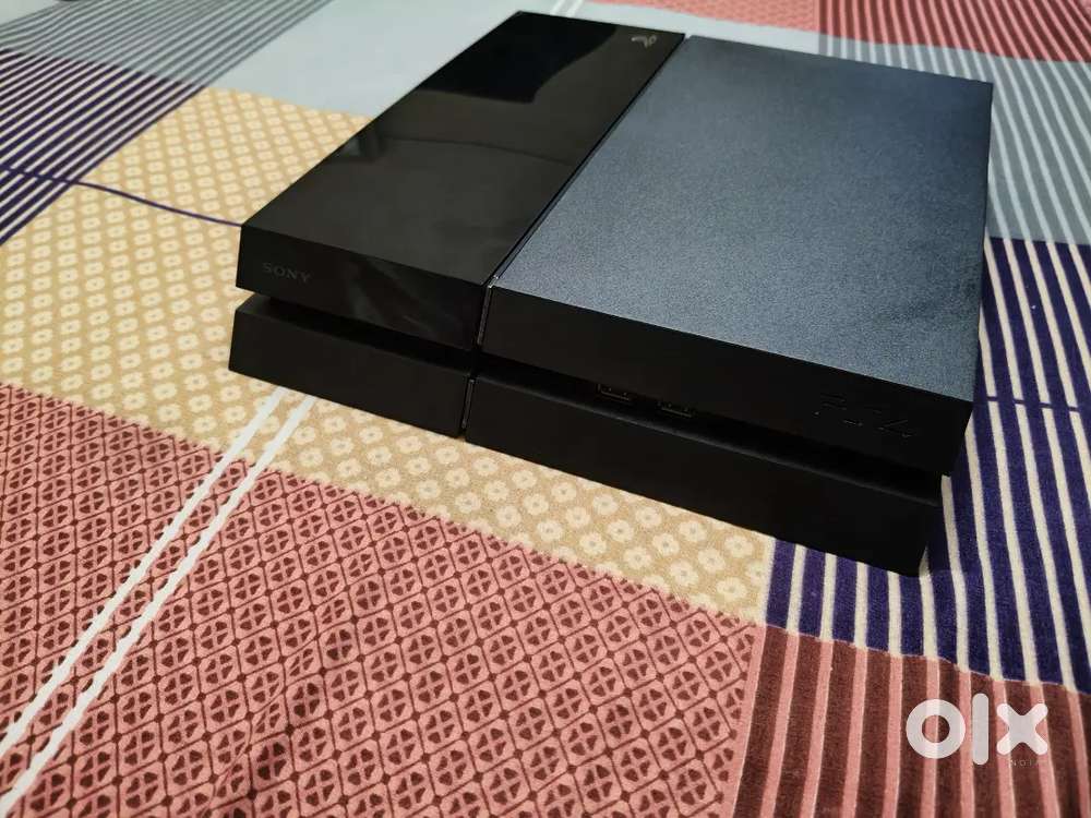 Sony PlayStation PS4 fat 500gb internal hard disc single controller