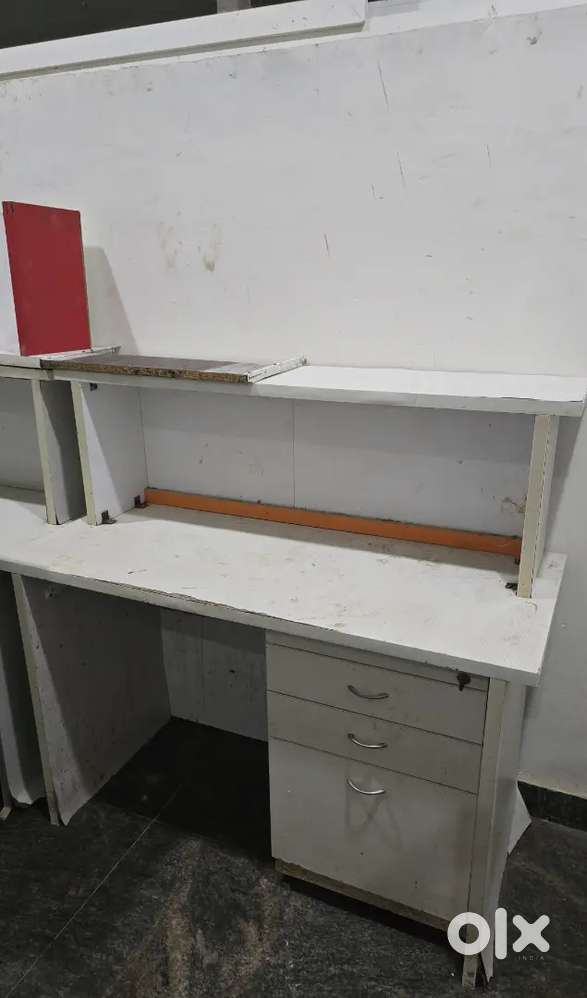 Used Computer Table