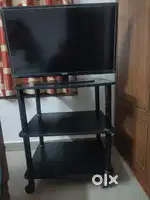 Samsung 32 T. V + stand